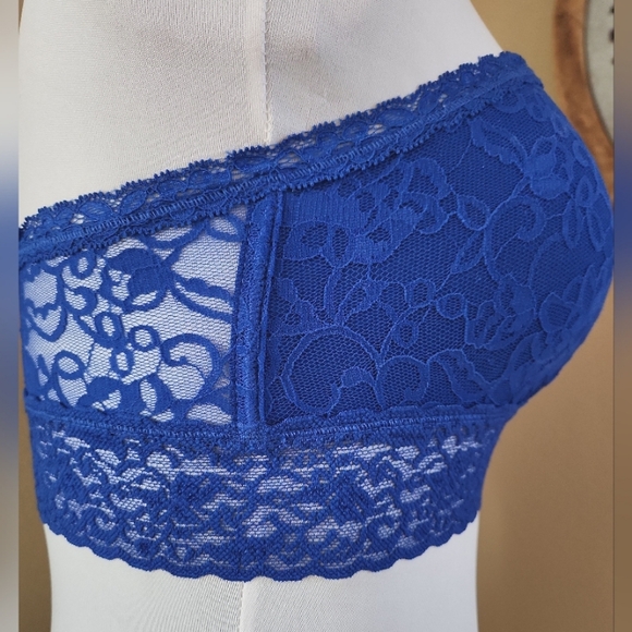 Victoria's Secret Lace Bralette - Picture 7 of 14